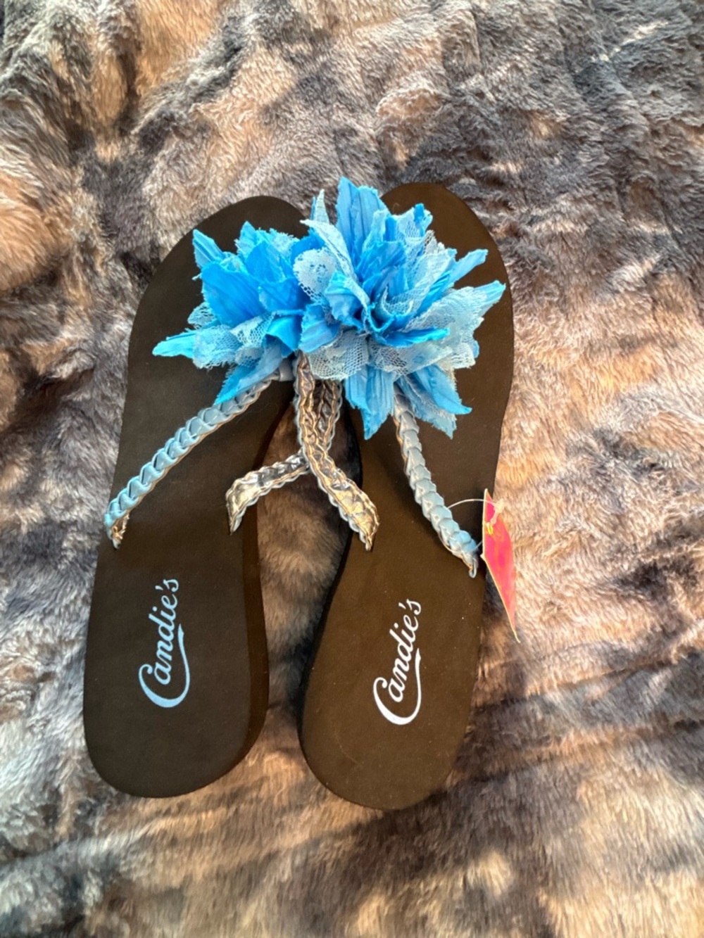 NWT rare Candie's y2k wedge Flip-Flop Sandals with Bright Blue Fabric Flower